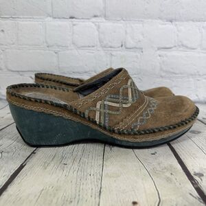 Clark’s Artisan Mules Women Size 7 1/2 Slip On Leather Floral Cottage Shoes